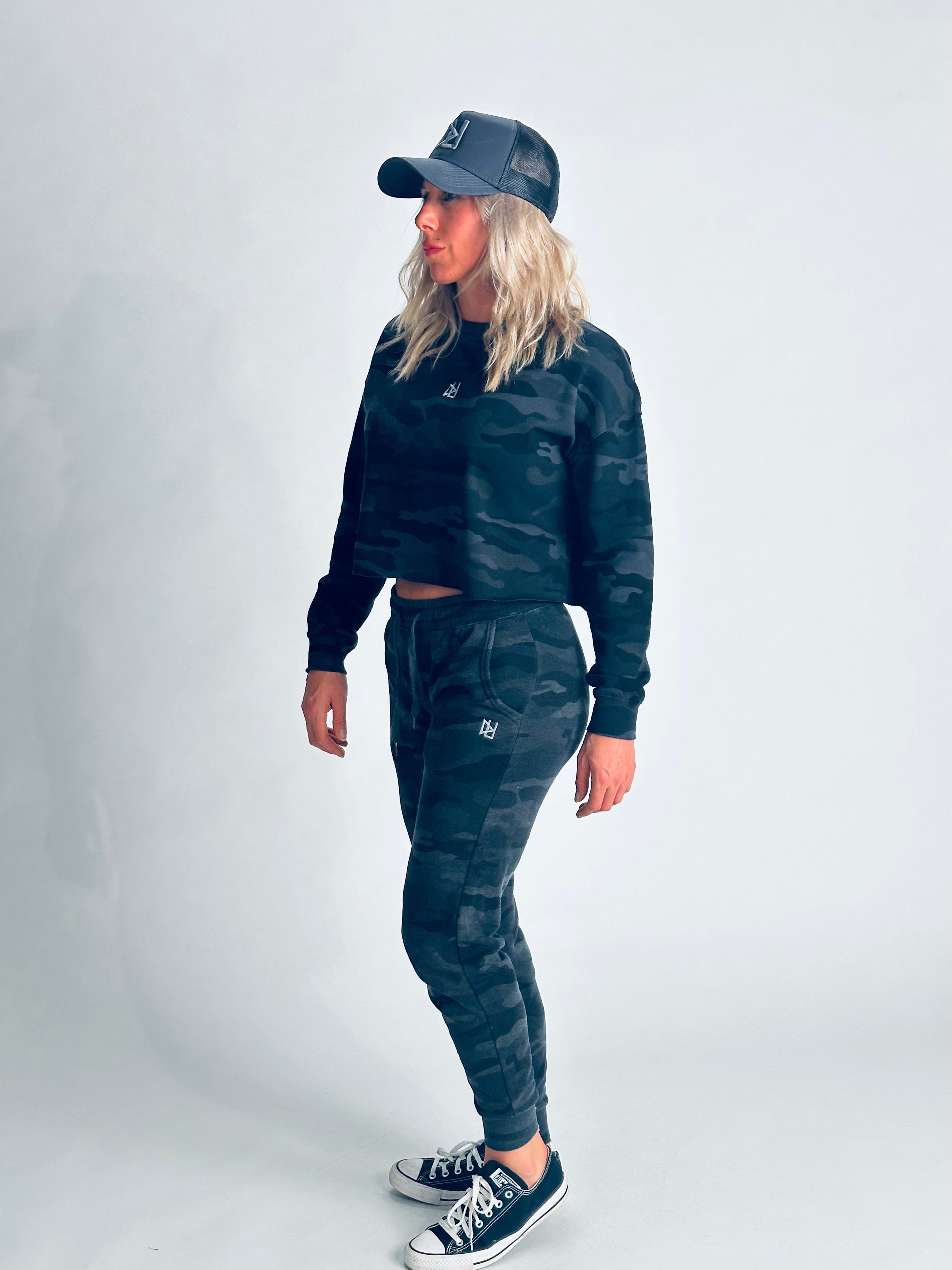 DU Women's Camo Embroidered Sweatpants